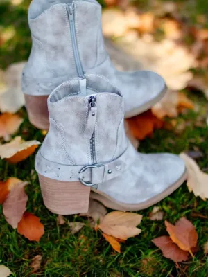 MERLOT LOW BOOTIES IN Cream by: VERY G