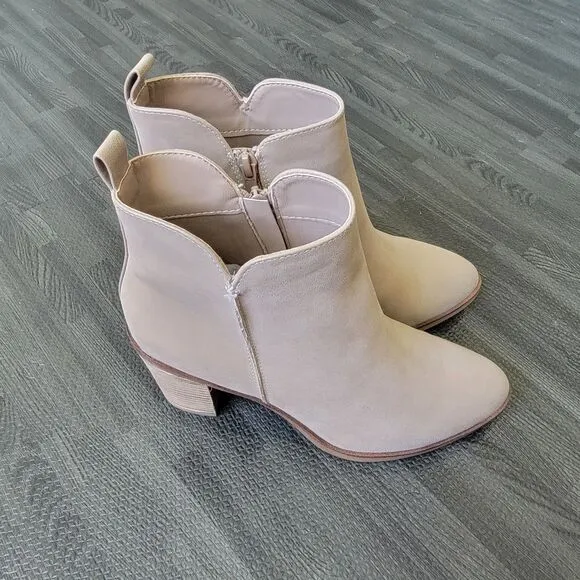 MIA Womens Beige Back Pull Tab Padded Erik Almond Toe Block Heel Booties 8 M