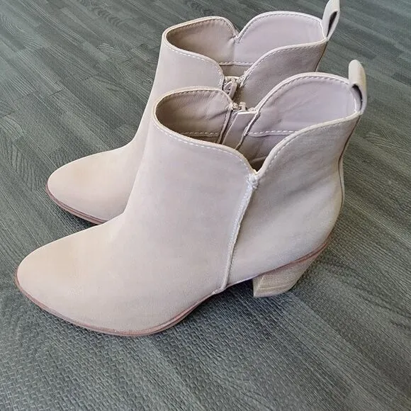 MIA Womens Beige Back Pull Tab Padded Erik Almond Toe Block Heel Booties 8 M