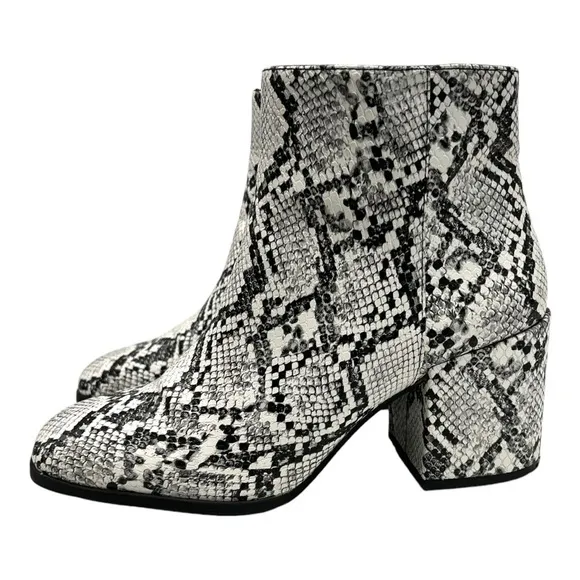Mix No.6 Benisa White &amp; Black Snake Print Vegan Block Heel Square Toe Boots 8.5