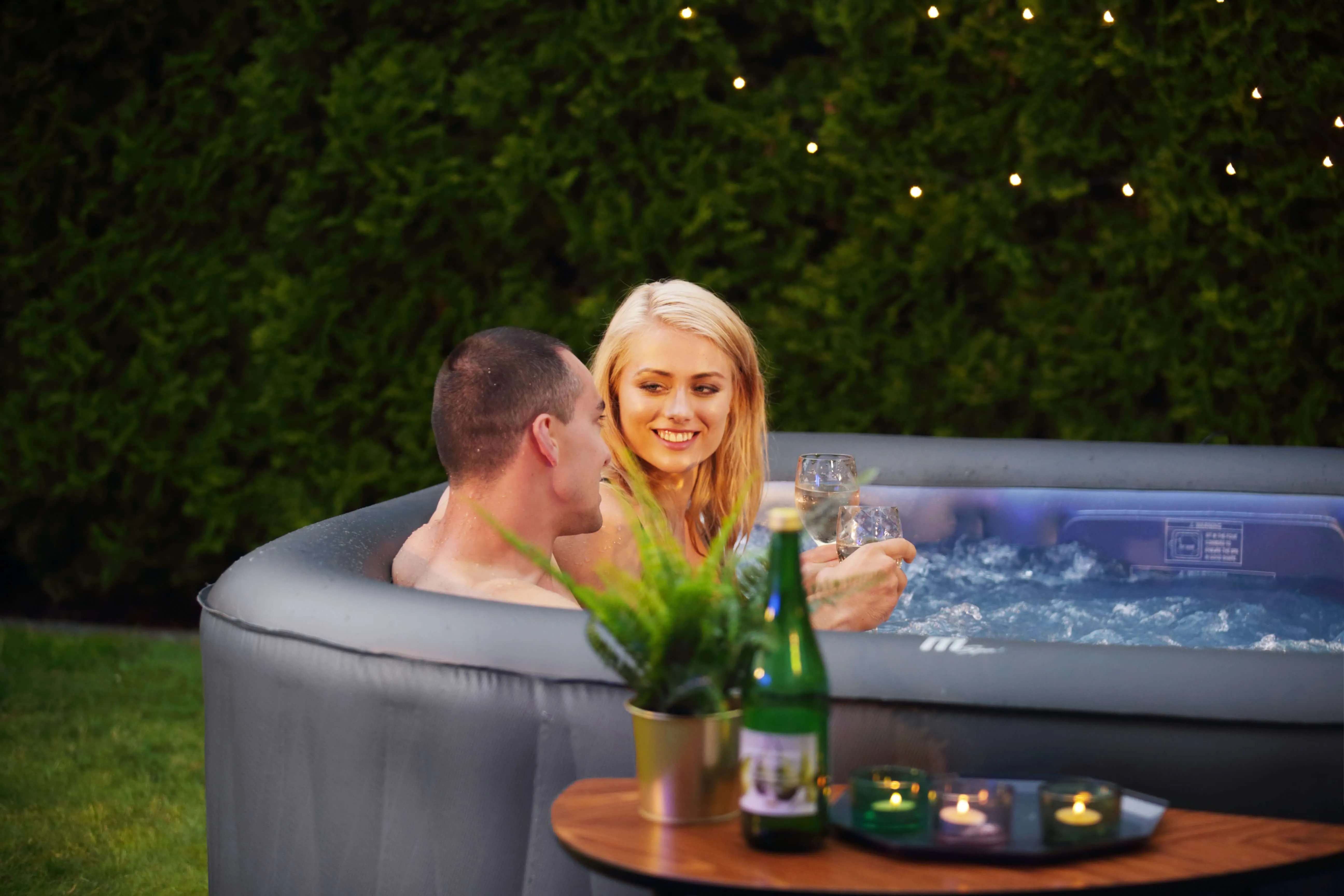 MSPA Black Inflatable Hot Tub 4-6 People - 245 Gallon - Plug&Play I SPAFAIR