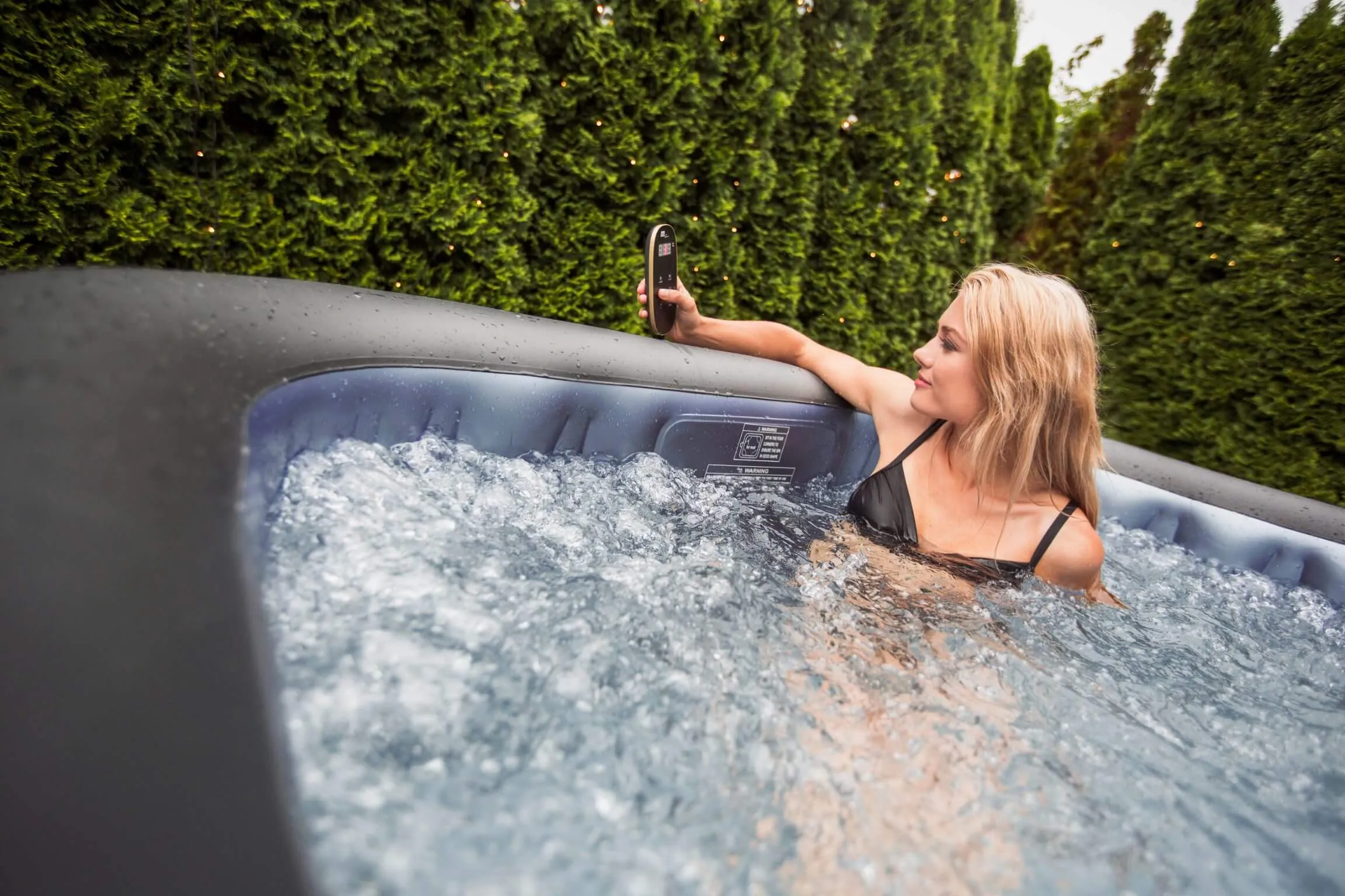 MSPA Black Inflatable Hot Tub 4-6 People - 245 Gallon - Plug&Play I SPAFAIR