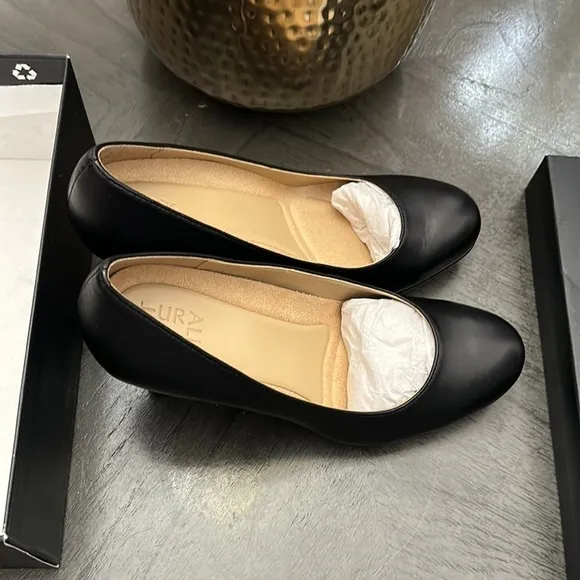 NATURALIZER Michelle Pumps (WIDE)