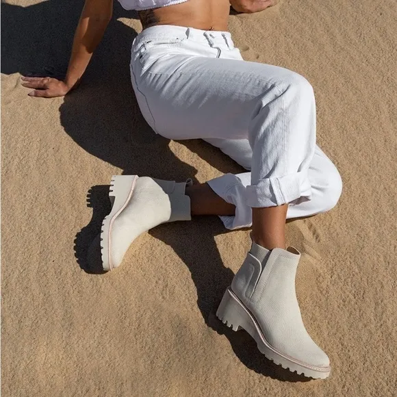 New Dolce Vita Huey Booties Ankle Boot Cream Sandstone Canvas Sz 6