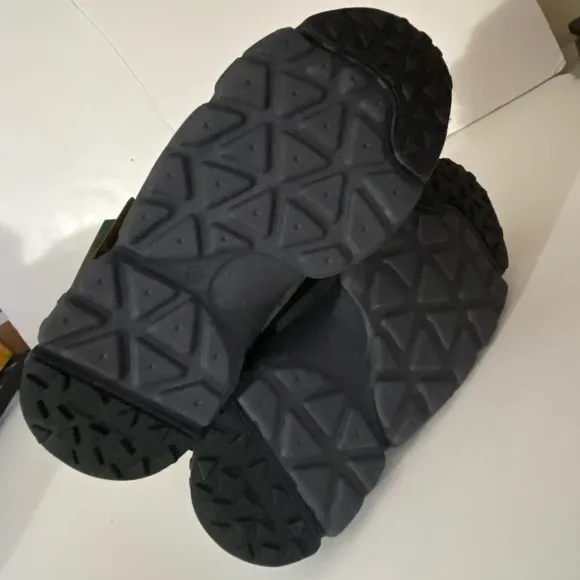 NEW Naturino nature Tex flower mountain vegan athletic shoe booties 4.5 US