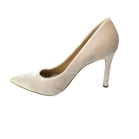Nicola Bathie Antonio Melani Bonnie Champagne Velvet Pointed Toe Pump Women’s