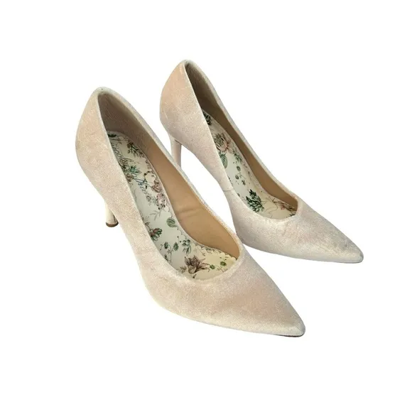 Nicola Bathie Antonio Melani Bonnie Champagne Velvet Pointed Toe Pump Women’s