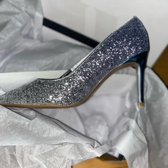 Nine West pointed toe pumps