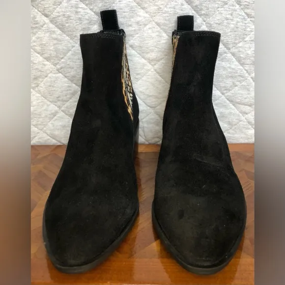 NWOB Crown Vintage Tolana Chelsea black leather animal print booties