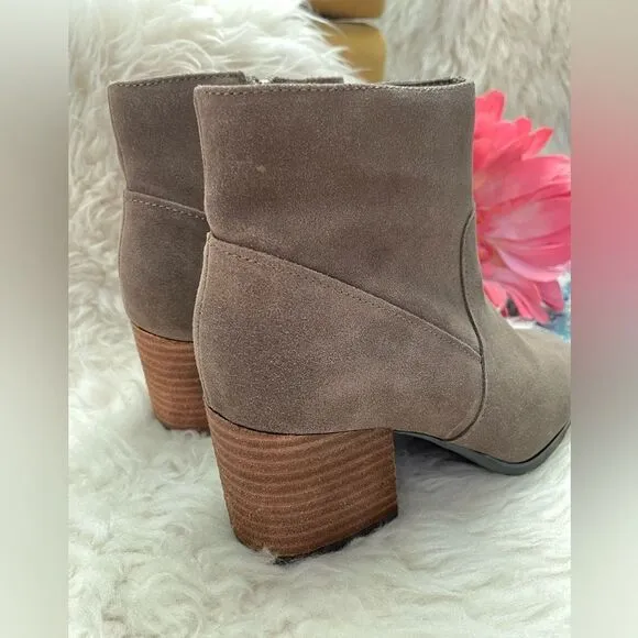 NWT Blondo waterproof suede ankle booties block heel 7.5