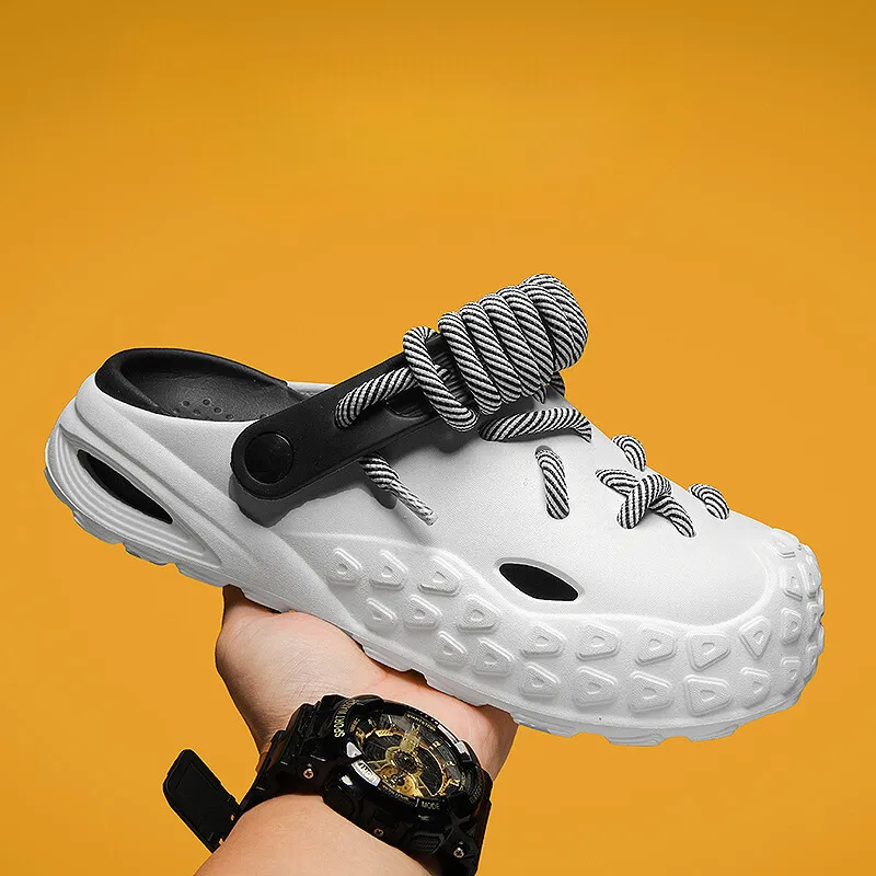 ODYSSEY LACED CLOGS