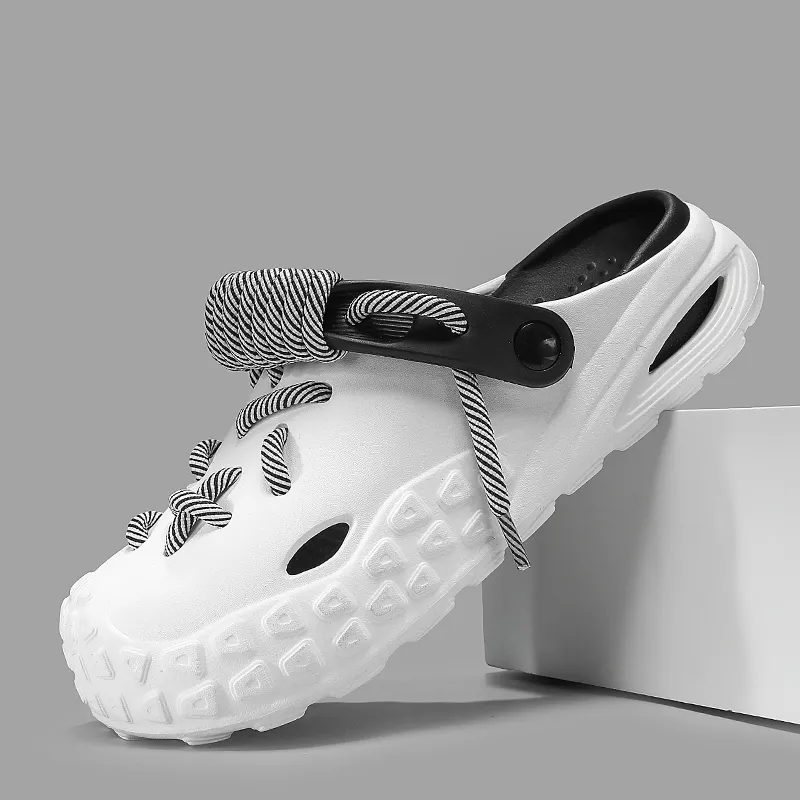 ODYSSEY LACED CLOGS