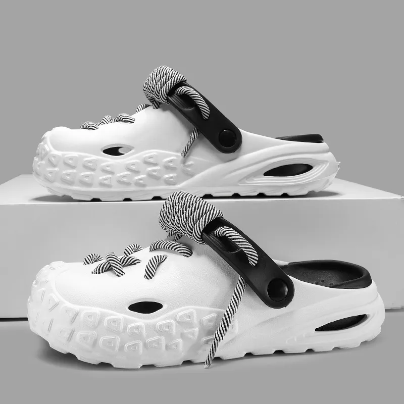 ODYSSEY LACED CLOGS
