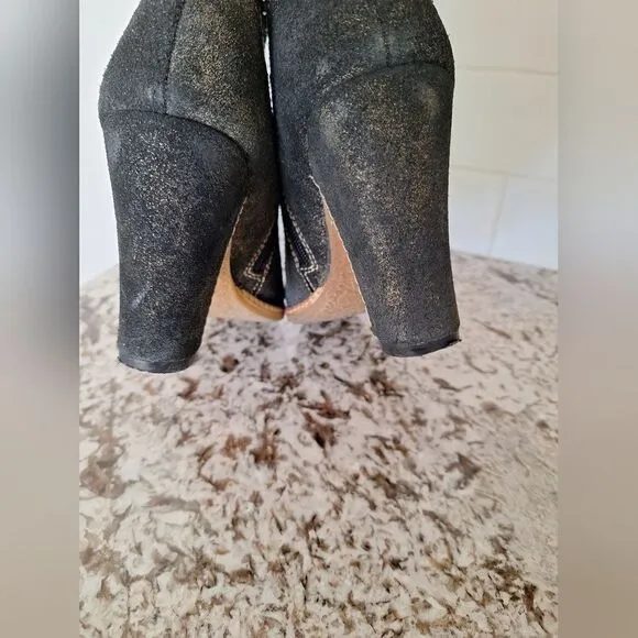 Pikolinos black and gold suede ankle bootie size 37 EU - 6 , 6.5 US