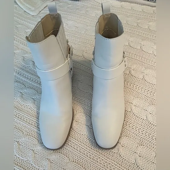 Sam Edelman Dalma Size 9M Booties. Leather Upper, Buff White Color. EUC