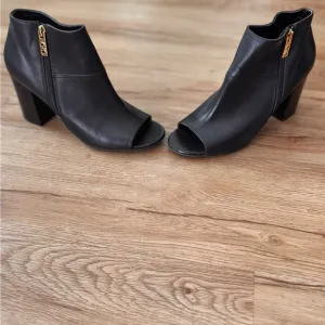Size 7 1/2 Black Cole Haan leather peep toe ankle booties