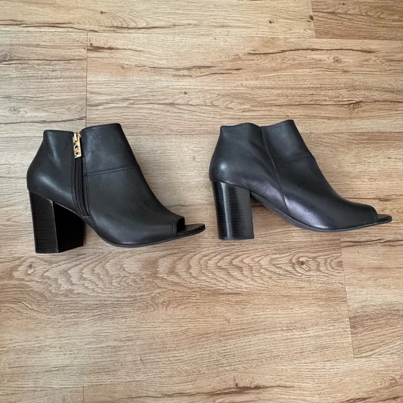 Size 7 1/2 Black Cole Haan leather peep toe ankle booties
