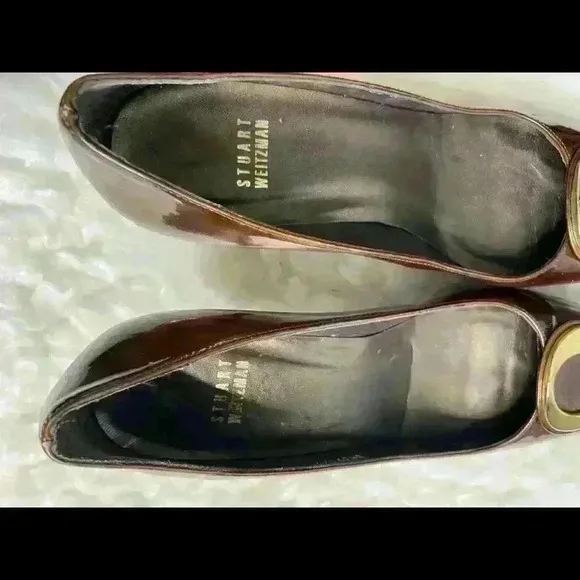 STUART WEITZMAN Brown Patent Pumps w/ Gold Accent