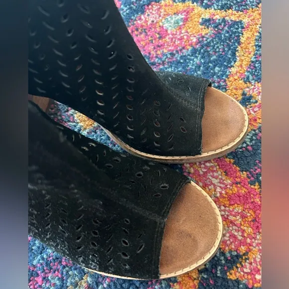 Toms | Women’s black Majorca Peep Toe ankle booties, perforated suede size 6