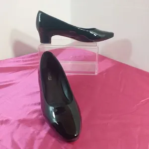 VANELI Women's SZ 9.5W Black Patent Leather Pumps . Condition is Pre-owned