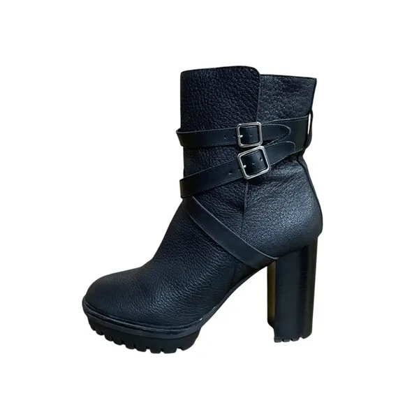 Vince Camuto Elisen buckle lug sole black booties 9M