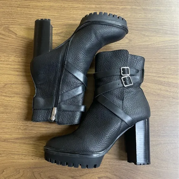 Vince Camuto Elisen buckle lug sole black booties 9M