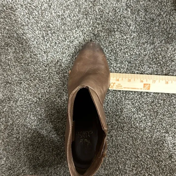 Vince Camuto Franell leather ankle booties size 8 brown SO SOFT