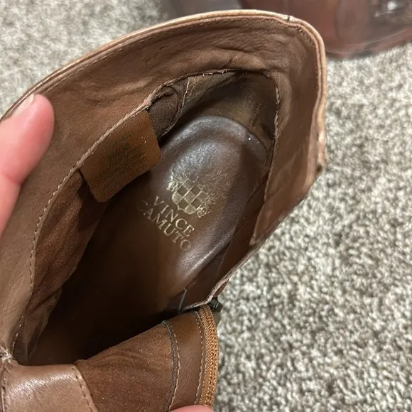 Vince Camuto Franell leather ankle booties size 8 brown SO SOFT
