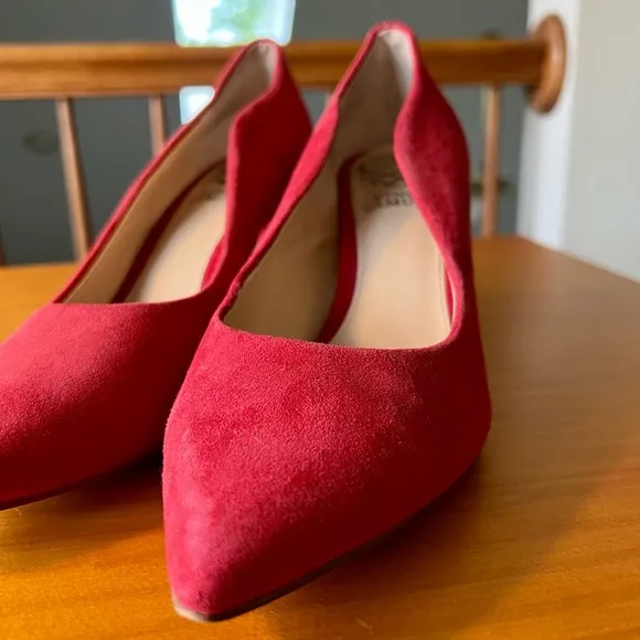 Vince Camuto Jaynita Red Suede Pointy Toe Heels Business Office Work Scallop 6