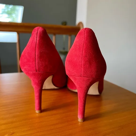 Vince Camuto Jaynita Red Suede Pointy Toe Heels Business Office Work Scallop 6