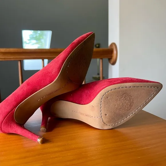 Vince Camuto Jaynita Red Suede Pointy Toe Heels Business Office Work Scallop 6
