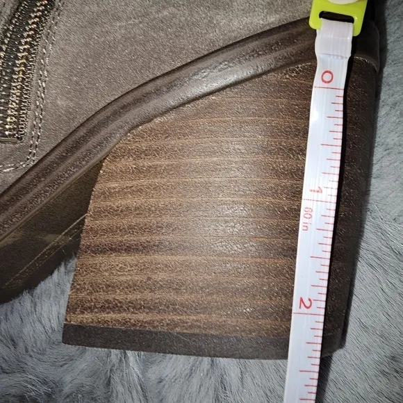 Vince Camuto suede moto boho western grey brown ankle boots cuban heel size 8.5