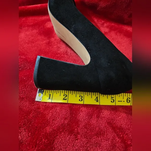 Vincent Camuto Black Suede Pumps-Size 10M
