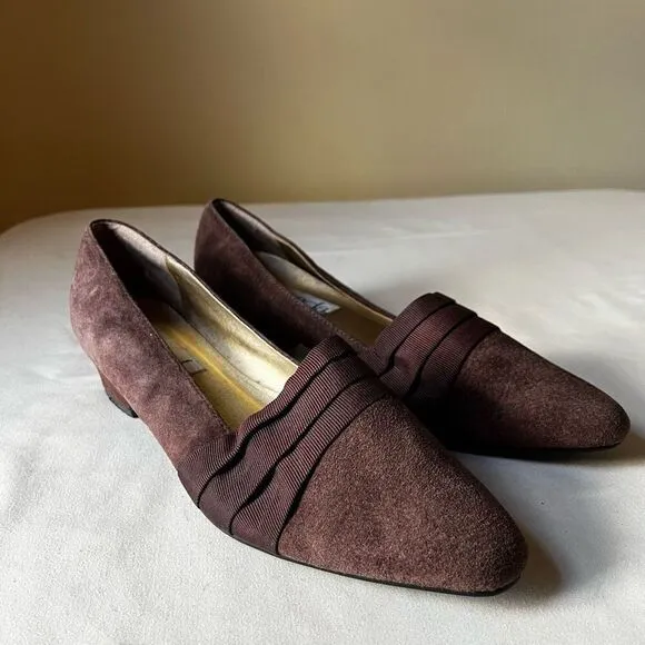 Vintage 90s Brown Suede Pumps Pointed Toe Slip On Kitten Heel Women’s 10