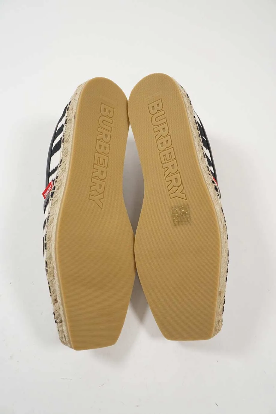 [WS6416] Burberry | Slip-ons