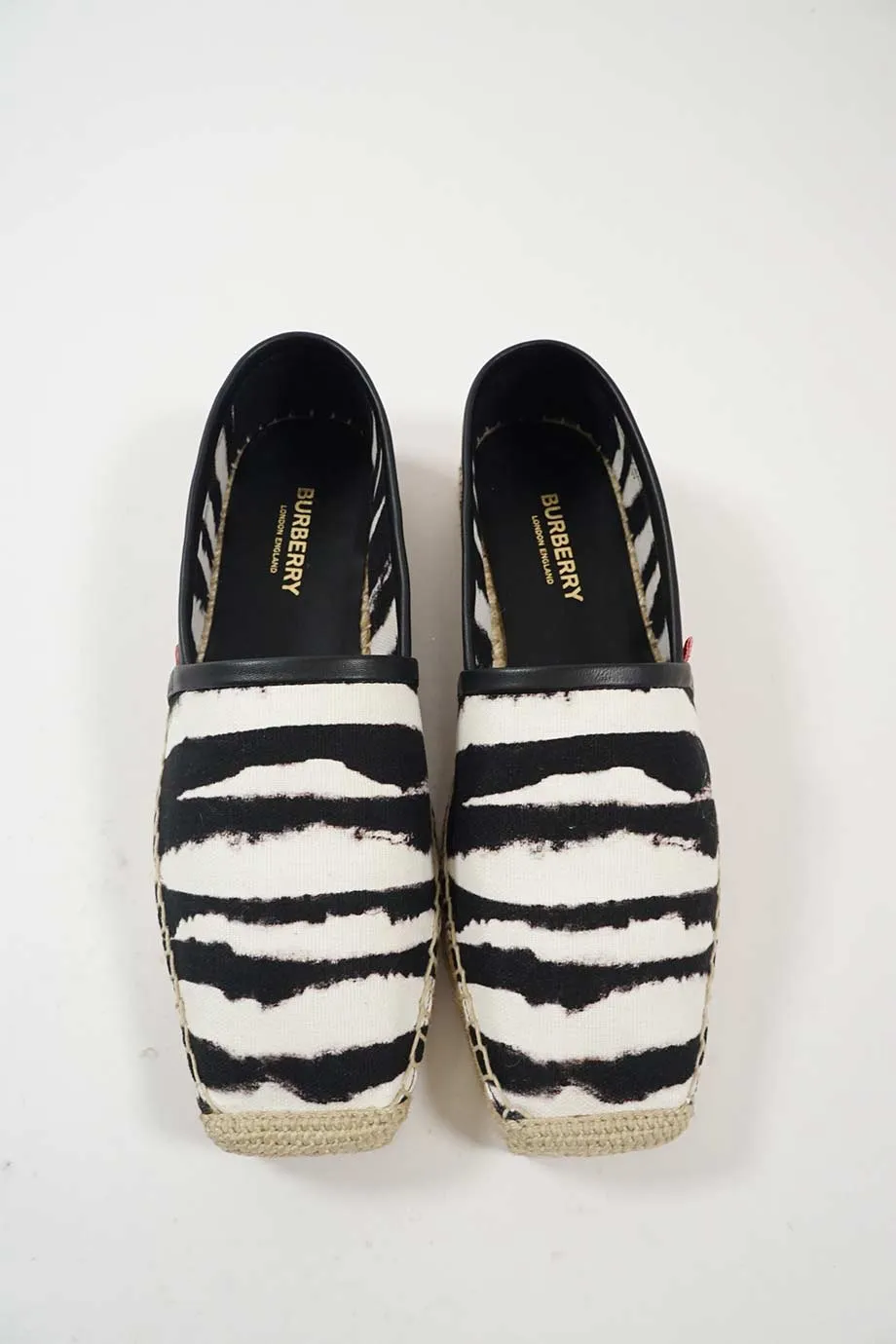 [WS6416] Burberry | Slip-ons