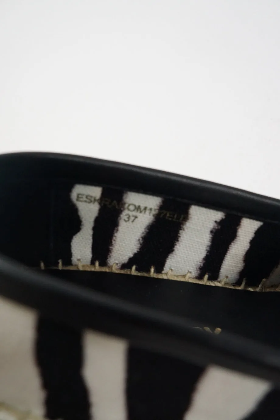 [WS6416] Burberry | Slip-ons
