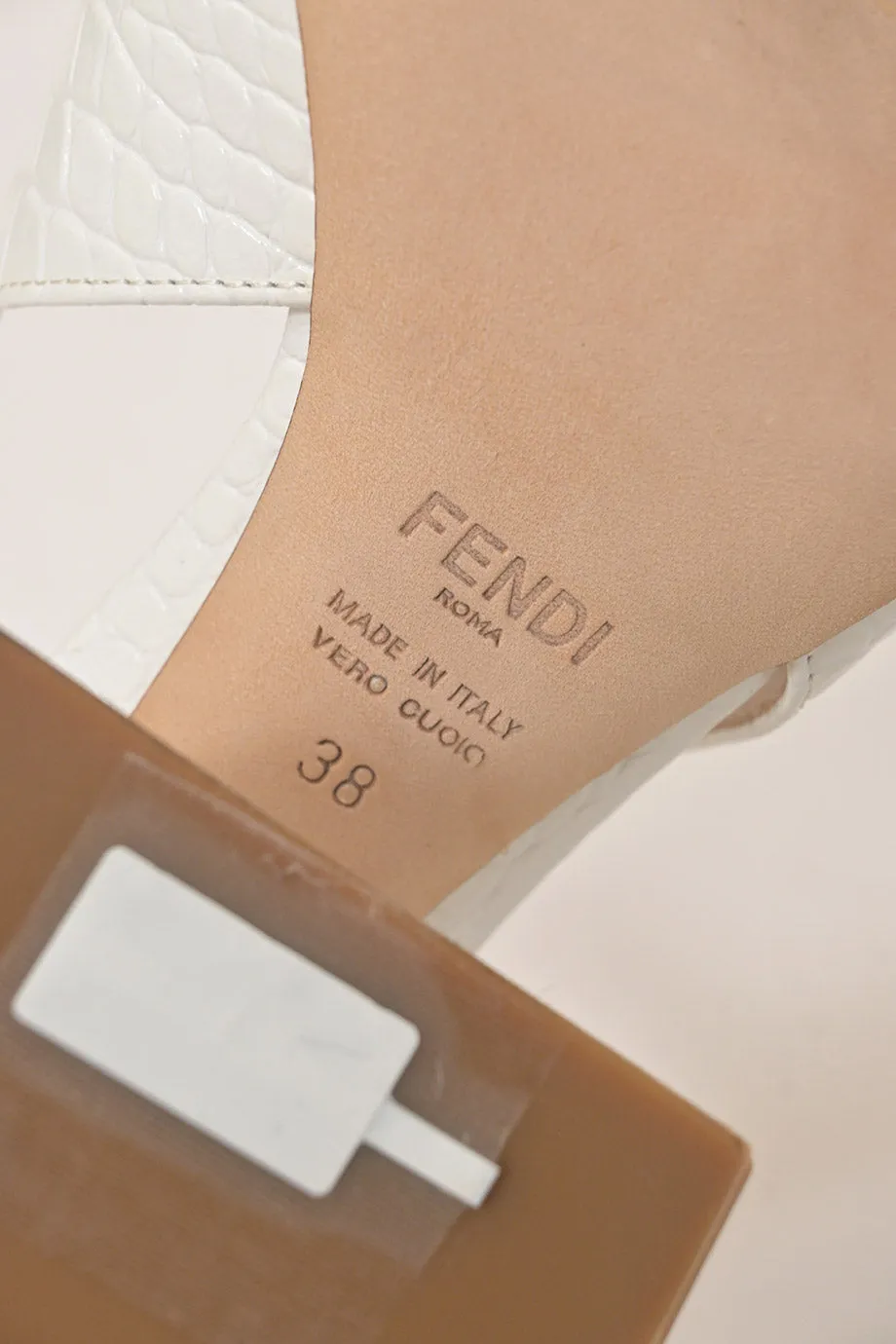 [WS7612] Fendi | Mid Heel Pump